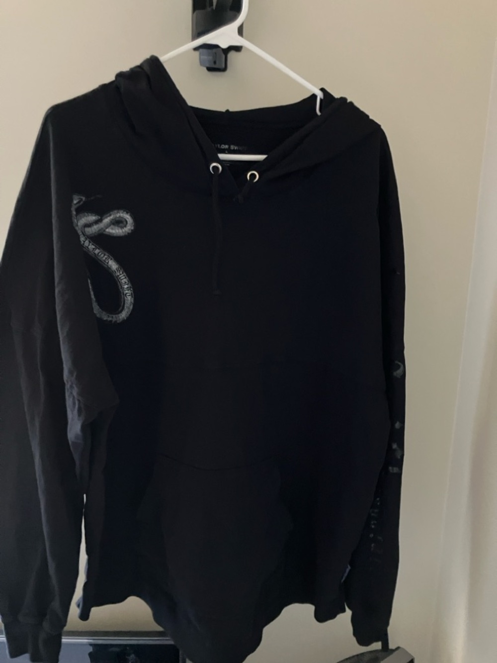 Taylor Swift Reputation Tour Black Lightweight Pullover Hoodie with Snake